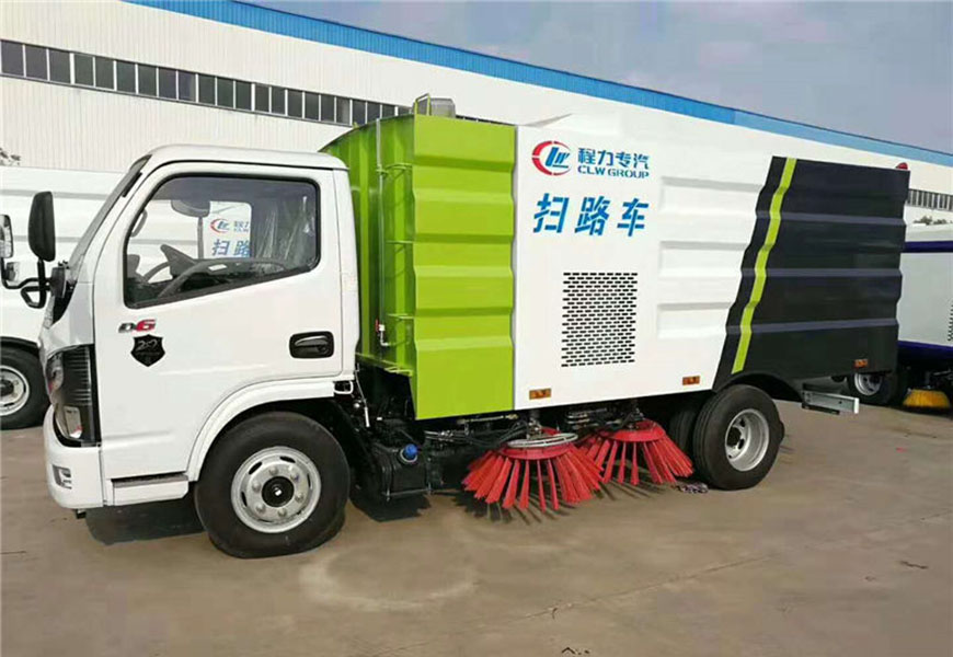 國(guó)六東風(fēng)多利卡掃路車(chē)