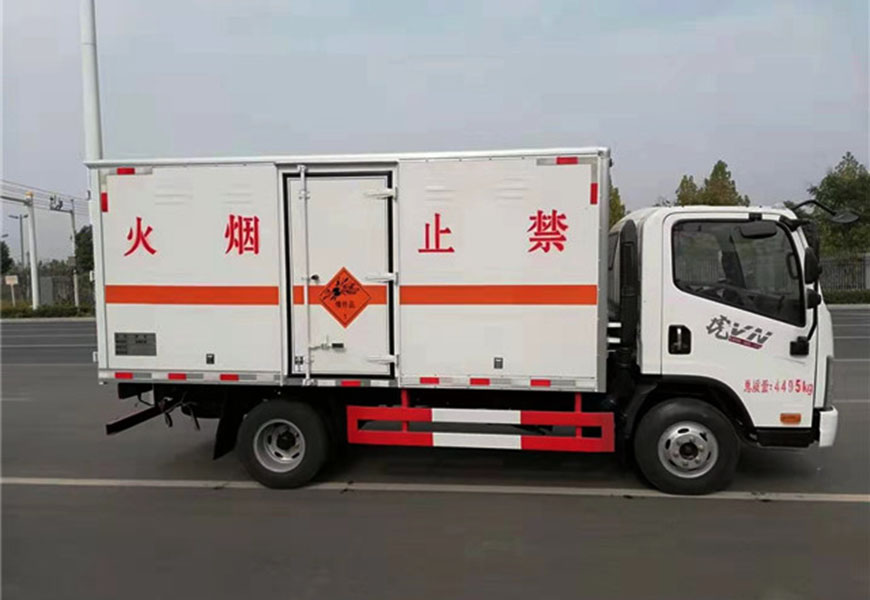 解放藍(lán)牌氣體廂式運(yùn)輸車(chē)