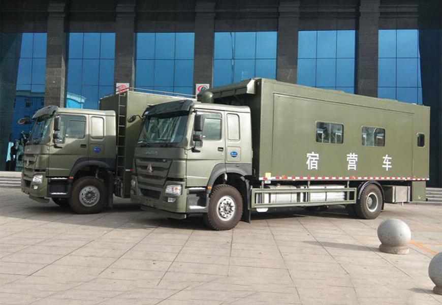 重汽豪沃宿營(yíng)車(chē)