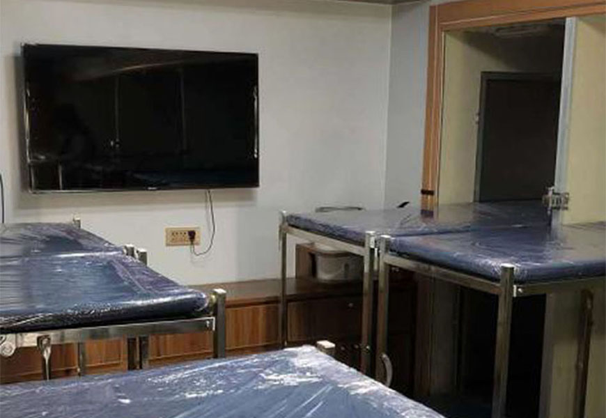 重汽豪沃宿營(yíng)車(chē)