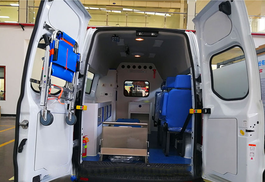 國(guó)六福特V362中軸中頂救護(hù)車(汽油版)