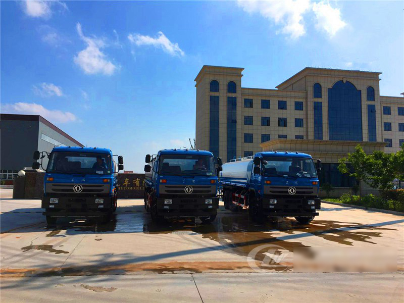 云南客戶(hù)批量訂購(gòu)的東風(fēng)后雙橋?yàn)⑺?chē)首次發(fā)車(chē)3臺(tái)